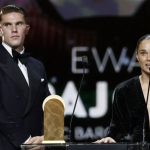 Viktor Gyokeres Cetak 54 Gol, Rebut Gerd Muller Trophy 2025! Viktor Gyokeres raih Trophy Gerd Muller 2025