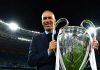 Zinedine Zidane saat mengangkat trofi Liga Champions
