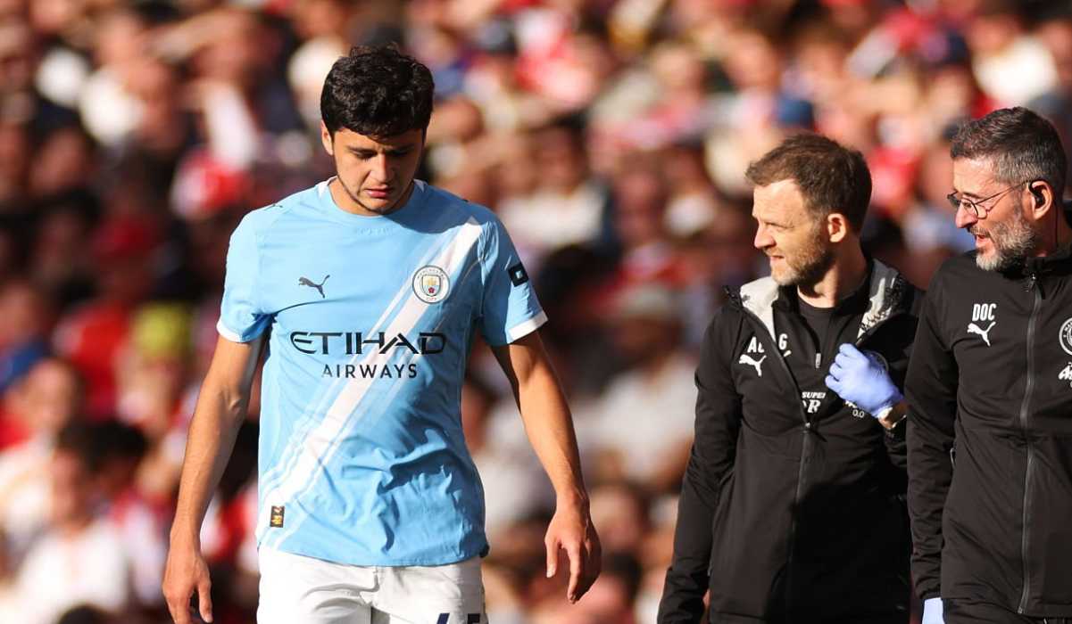 Abdukodir Khusanov meninggalkan lapangan di laga Arsenal vs Manchester City karena cedera Abdukodir Khusanov meninggalkan lapangan di laga Arsenal vs Manchester City karena cedera