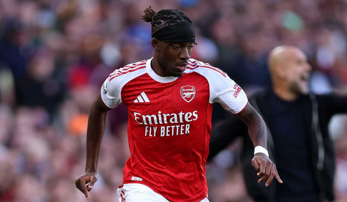 Aksi Noni Madueke di laga Arsenal vs Manchester City