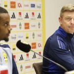 Alexander Isak dan Jon Dahl Tomasson pelatih Timnas Swedia