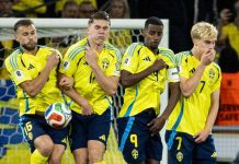 Alexander Isak dan Victor Gyokeres jadi pagar betis di laga Swedia vs Kosovo