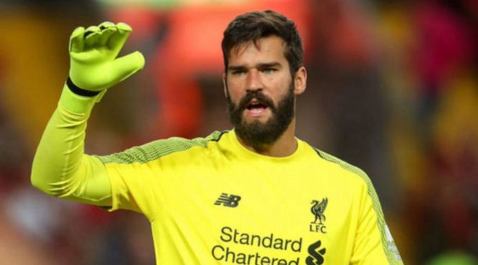 Alisson Becker kiper Liverpool