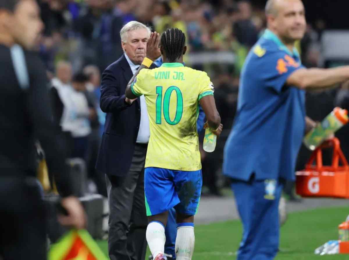Ancelotti dan Vinicius Junior di Sebuah Laga Timnas Brasil Ancelotti dan Vinicius Junior di Sebuah Laga Timnas Brasil