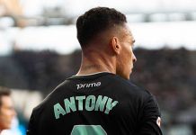 Antony dalam pertandingan di Real Betis