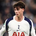 Archie Gray di laga Tottenham vs Doncaster