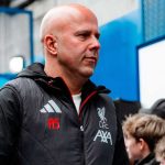 Latihan Liverpool Diwarnai Senyum dan Kabar Gembira Soal Konate–Gravenberch Arne Slot bersiap memasuki pertandingan Liverpool