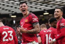 Benjamin Sesko merayakan gol ke gawang Sunderland