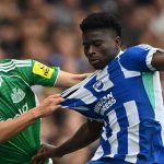 Carlos Baleba Mulai Tak Nyaman di Brighton, Ruben Amorim Pertimbangkan Langkah Baru Carlos Baleba berebut bola dengan Lewis Miley di laga Brighton vs Newcastle