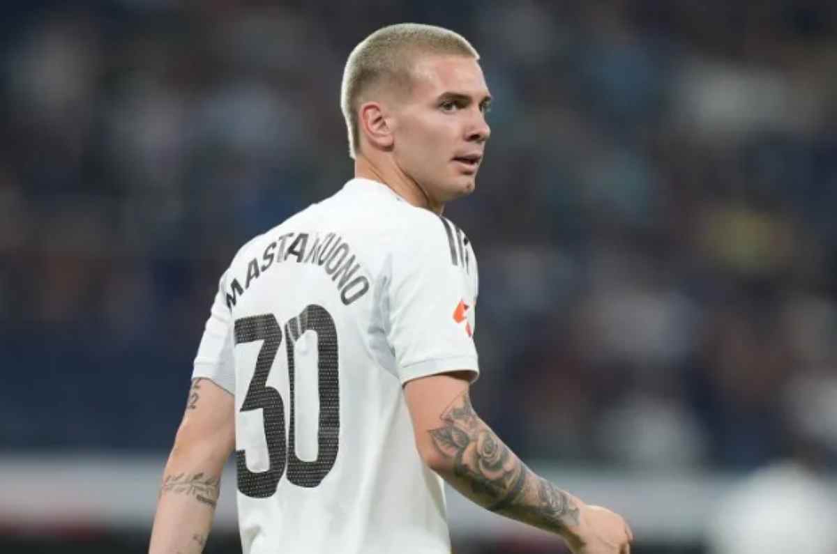 Dicoret Argentina - Franco Mastantuono Kembali ke Real Madrid dalam Kondisi Cedera Dicoret Argentina - Franco Mastantuono Kembali ke Real Madrid dalam Kondisi Cedera