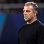 Ekspresi Hansi Flick di laga Barcelona vs PSG
