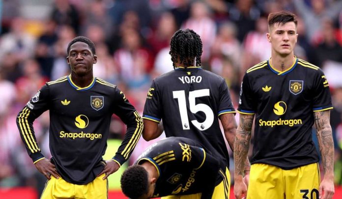 Ekspresi Kobbie Mainoo dan pemain Manchester United lainnya usai kekalahan dari Brentford