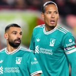 Ekspresi Virgil van Dijk dan Mohamed Salah di laga Brentford vs Liverpool