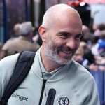 Enzo Maresca menyapa fans jelang laga Chelsea vs Liverpool