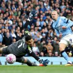 Gol Cungkil Haaland ke Gawang Manchester United Dinobatkan Sebagai Gol Terbaik! Erling Haaland saat mencetak gol ke gawang Manchester United