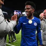 Usia 17 Tahun Jadi Pahlawan! Kisah Estevao Willian yang Bikin Stamford Bridge Meledak! Estevao Willian pahlawan Chelsea saat menang atas Liverpool