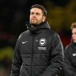 Fabian Hurzeler tampak kecewa usai kekalahan dari Manchester United