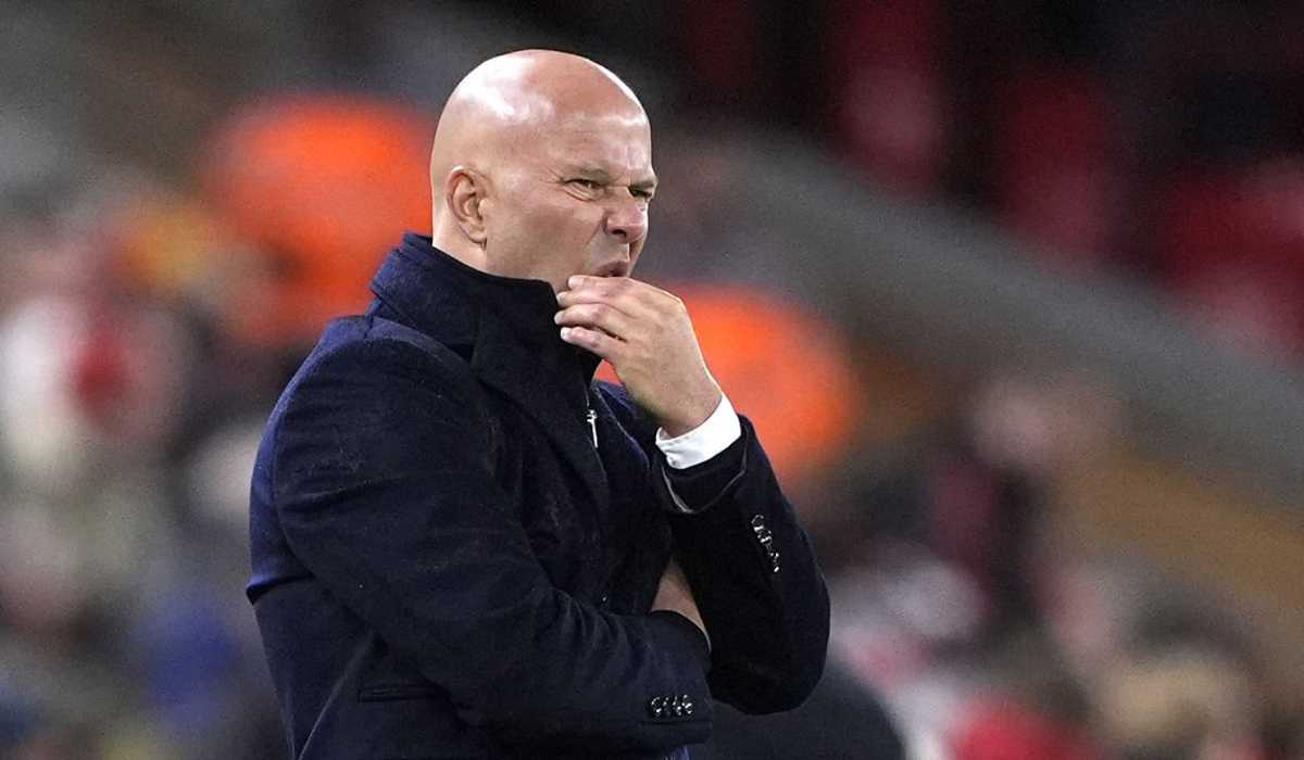 Gestur Arne Slot di laga Liverpool vs Crystal Palace Gestur Arne Slot di laga Liverpool vs Crystal Palace