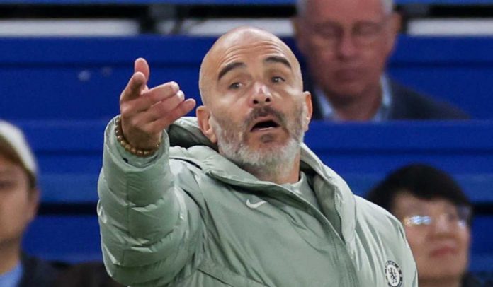 Gestur Enzo Maresca di pertandingan Chelsea vs Benfica