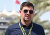 Gestur Steven Gerrard saat menghadiri F1 Grand Prix of Bahrain