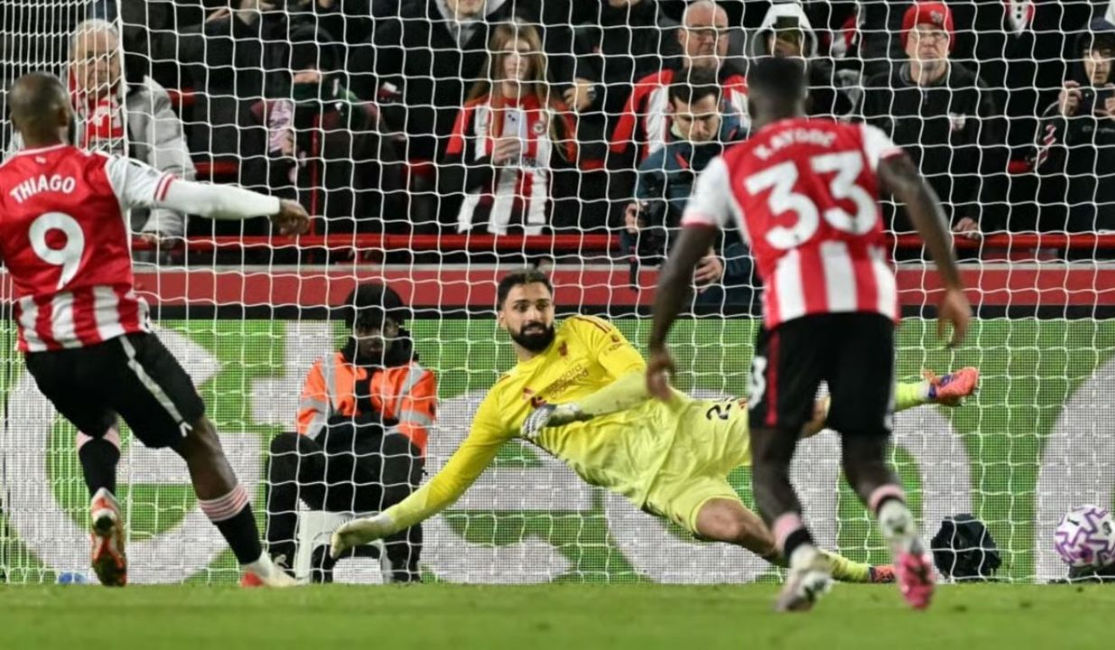 Giorgi Mamardashvili penjaga gawang Liverpool