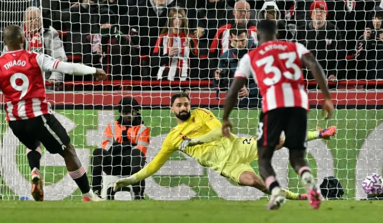 Giorgi Mamardashvili penjaga gawang Liverpool Giorgi Mamardashvili penjaga gawang Liverpool