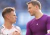 Joshua Kimmich dan Manuel Neuer Usai Sebuah Laga yang Dilakoni Bayern Munchen
