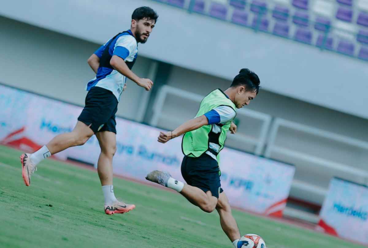 Latihan Tim PSIM Jelang Hadapi Persita Latihan Tim PSIM Jelang Hadapi Persita