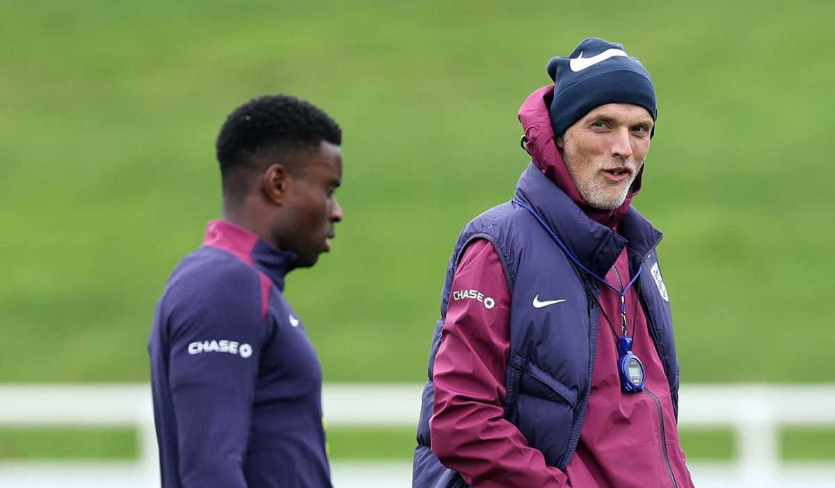 Marc Guehi bersama Thomas Tuchel di sesi latihan timnas Inggris Marc Guehi bersama Thomas Tuchel di sesi latihan timnas Inggris