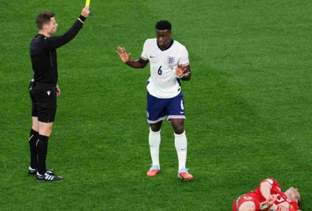 Marc Guehi dalam sebuah aksinya bersam Timnas Inggris