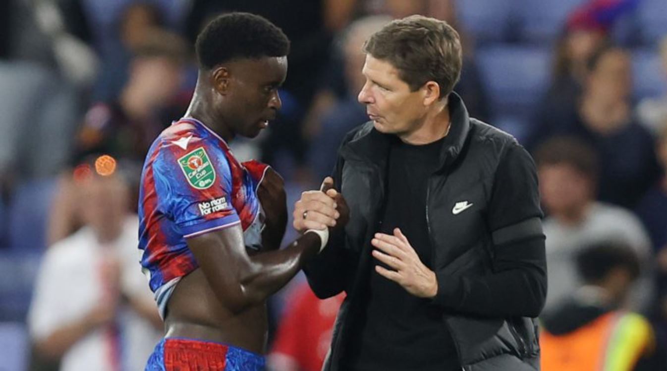 Marc Guehi dan Oliver Glasner pelatih Crystal Palace Marc Guehi dan Oliver Glasner pelatih Crystal Palace