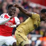 Bayern Munchen Siaga Jika Upamecano Pergi, Marc Guehi Jadi Target Utama Marc Guehi mempertahankan bola dari gangguan Bukayo Saka