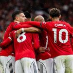 Mason Mount ikut merayakan gol bersama rekan-rekannya di Manchester United