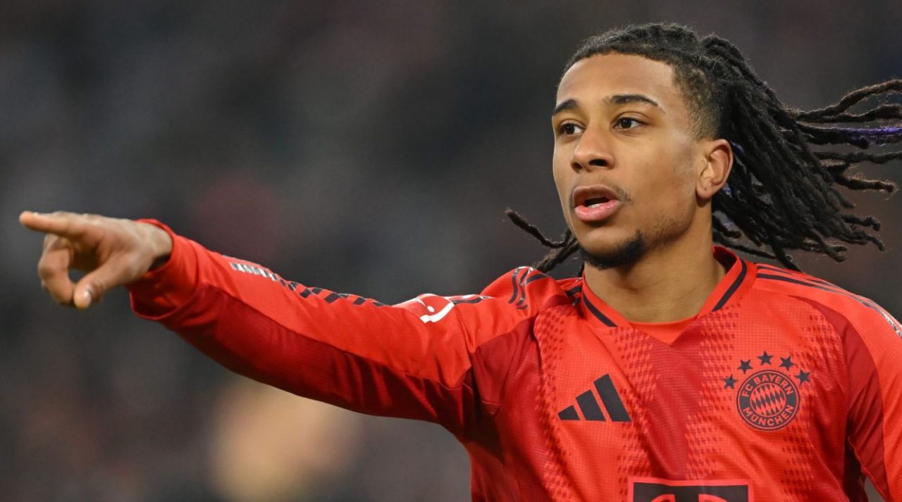 Michael Olise pemain Bayern Munchen