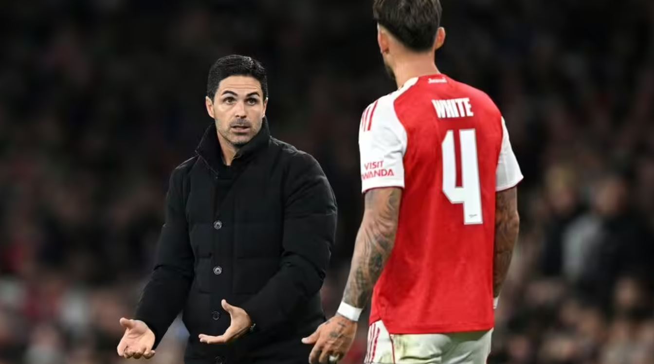 Mikel Arteta dan Ben White - Arsenal Mikel Arteta dan Ben White - Arsenal