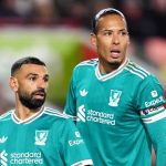 Mohamed Salah dan Virgil van Dijk di laga Brentford vs Liverpool