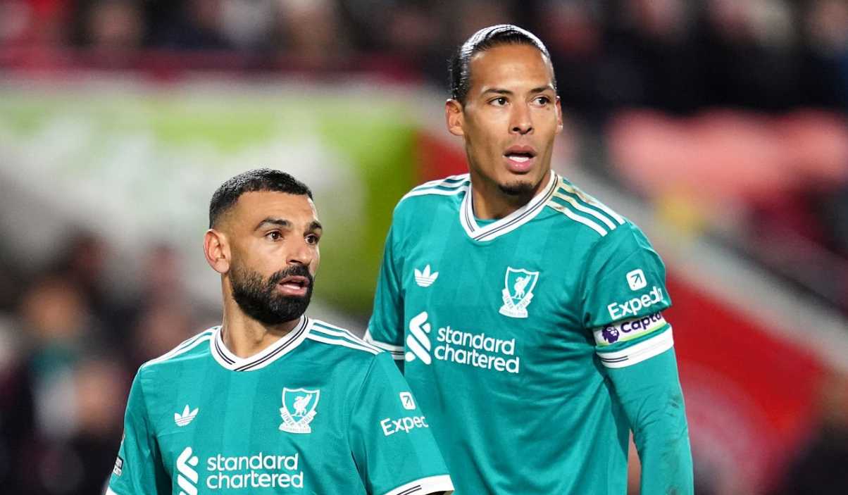 Mohamed Salah dan Virgil van Dijk di laga Brentford vs Liverpool Mohamed Salah dan Virgil van Dijk di laga Brentford vs Liverpool