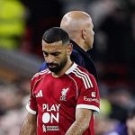 Mohamed Salah Dinilai Tak Layak Jadi Starter, Arne Slot Diminta Bertindak Tegas Mohamed Salah ditarik keluar di laga Liverpool vs Manchester United