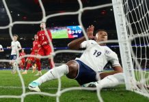 Ollie Watkins sesaat sebelum tabrak tiang gawang di laga antara Inggris vs Wales