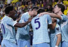 Para pemain Juventus merayakan gol Francesco Conceicao ke gawang Villarreal