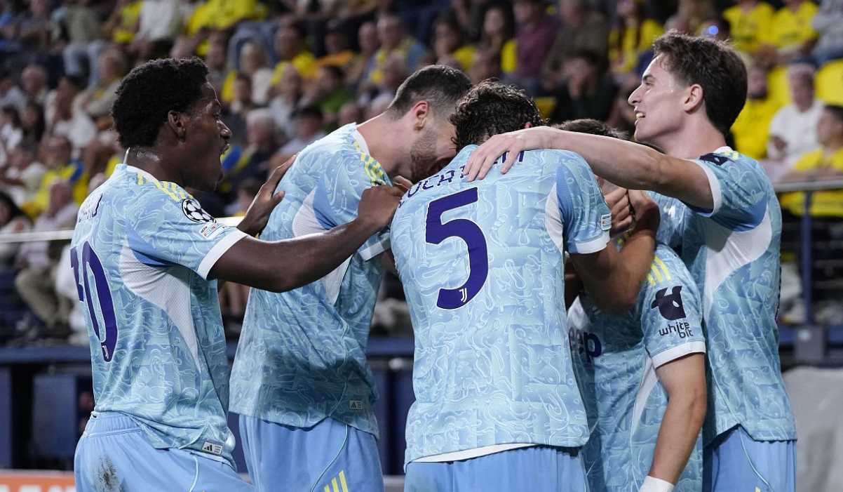 Para pemain Juventus merayakan gol Francesco Conceicao ke gawang Villarreal Para pemain Juventus merayakan gol Francesco Conceicao ke gawang Villarreal