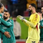 Rating Pemain Liverpool Usai Kekalahan 3-2 dari The Bees, Tiga Dapat Nilai 4,5! Para pemain Liverpool merayakan gol Mohamed Salah