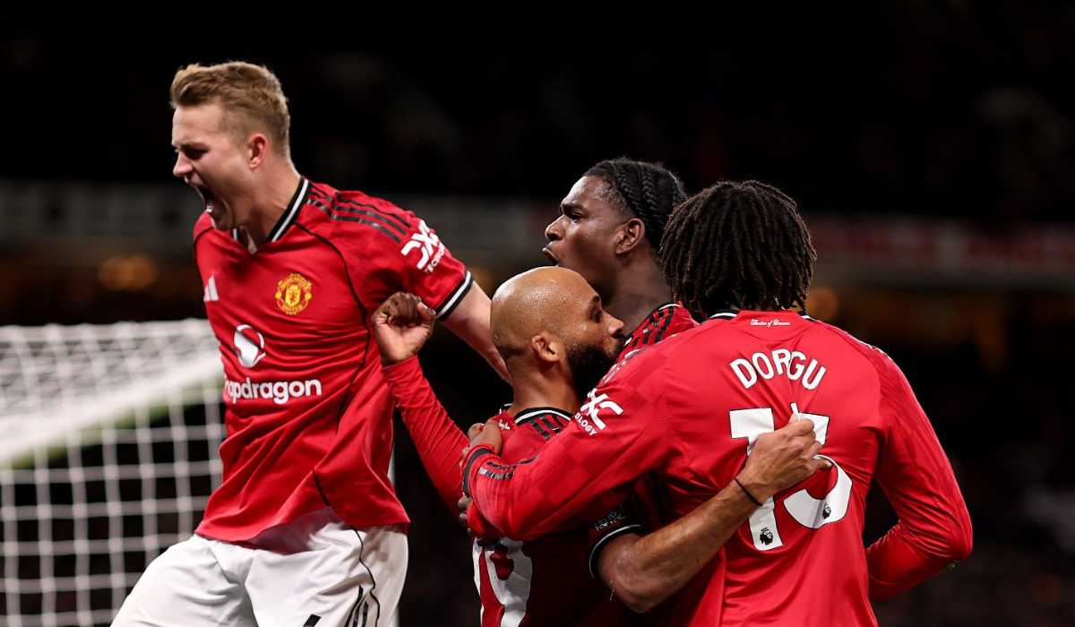 Para pemain Manchester United merayakan gol Bryan Mbeumo Para pemain Manchester United merayakan gol Bryan Mbeumo