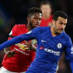 Rahasia Gagalnya Transfer Pedro ke Manchester United Terungkap Setelah 10 Tahun Pedro dari Chelsea berebut bola dengan Fred dari Manchester United