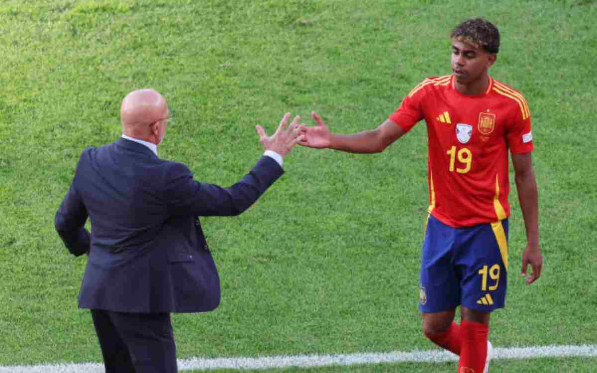 Pelatih Timnas Spanyol Luis de la Fuente dan Lamine Yamal Pelatih Timnas Spanyol Luis de la Fuente dan Lamine Yamal