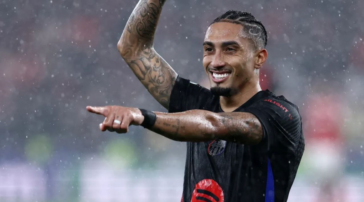 Raphinha pemain Barcelona
