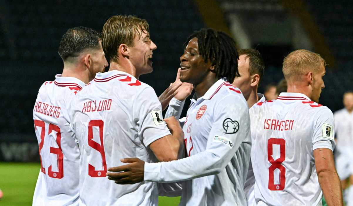 Rasmus Hojlund merayakan gol bersama Patrick Dorgu Rasmus Hojlund merayakan gol bersama Patrick Dorgu