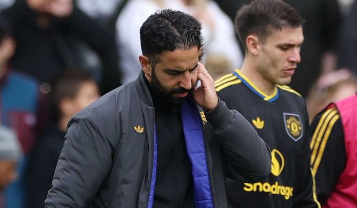 Ruben Amorim tertunduk lesu usai kekalahan Manchester United dari Brentford