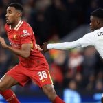 Ryan Gravenberch pemain Liverpool dan Eduardo Camavinga pemain Real Madrid