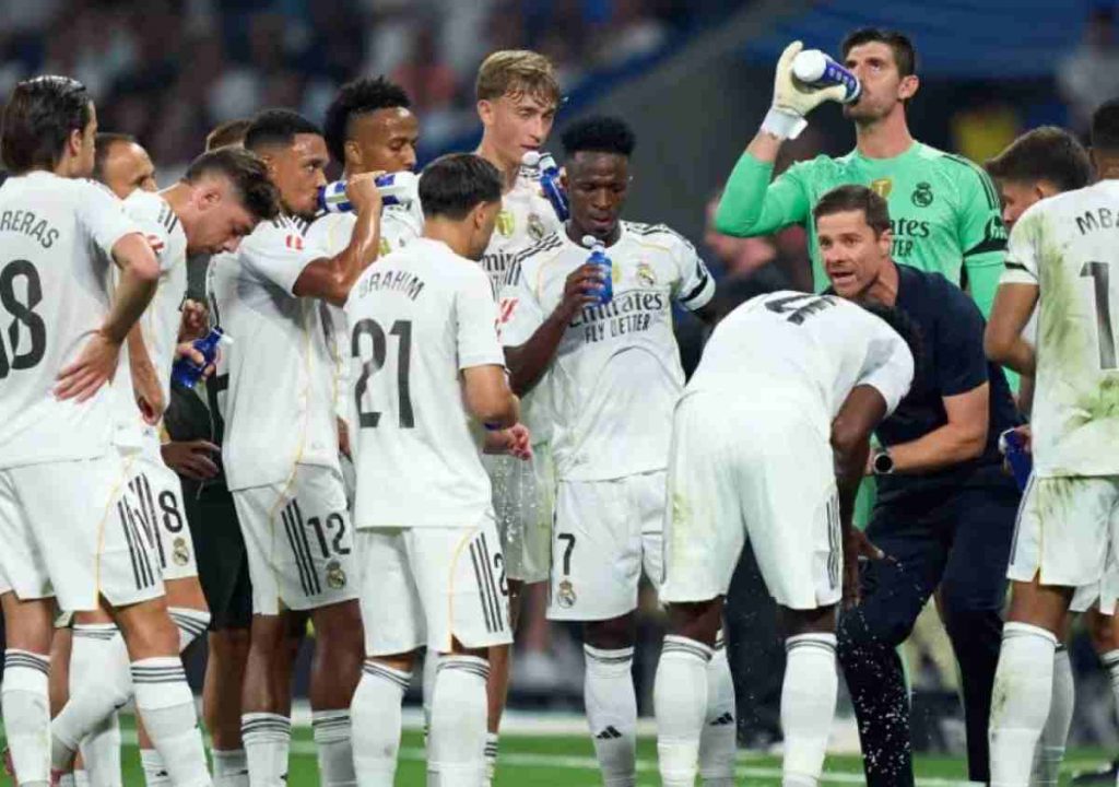 Skuad Real Madrid dan Pelatih Xabi Alonso dalam Sebuah Laga